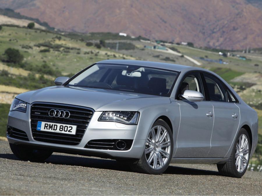  Audi A8 4.2 TDI Quattro (D4) 2010 года  (UK) (фото 8 из 12)